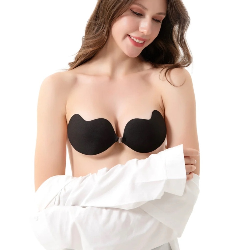 BOGO 🌸🌼 NIB heyshape size C  push up strapless black bra